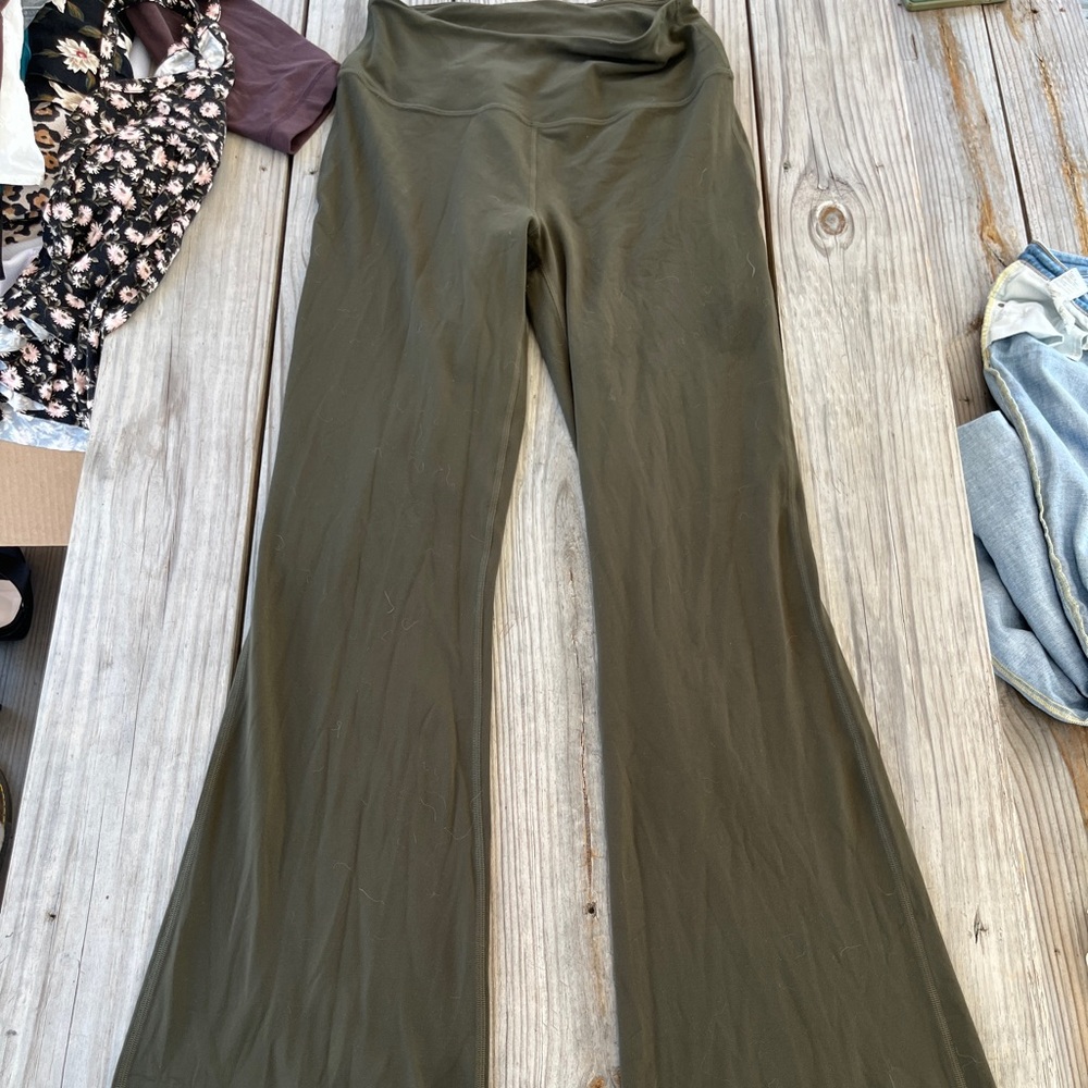Lululemon Groove Super-High-Rise Flared Pant Nulu